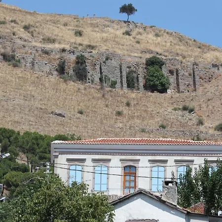 Hera Inn